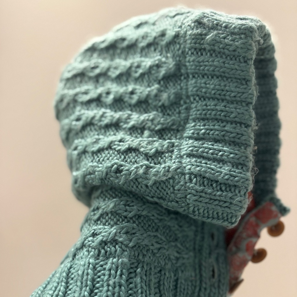 NEW Cozy knitted hood
